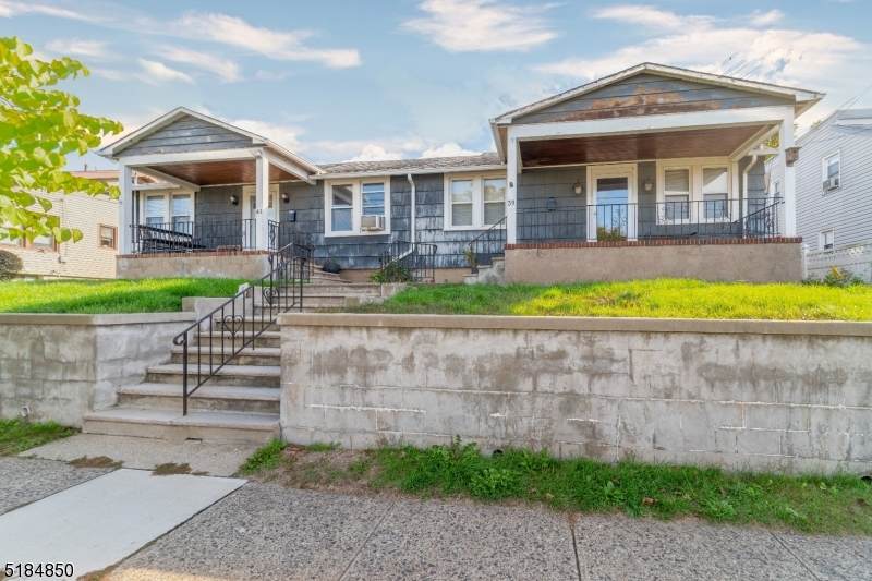 37 Alexandria Ave - Photo 1
