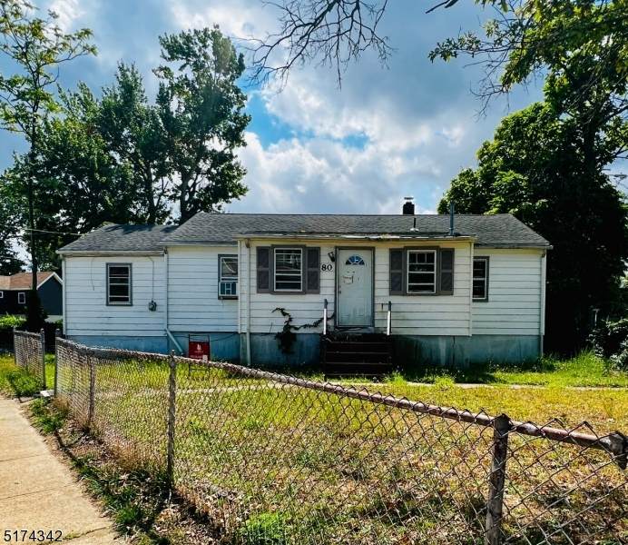 80 Seeley Ave - Photo 1