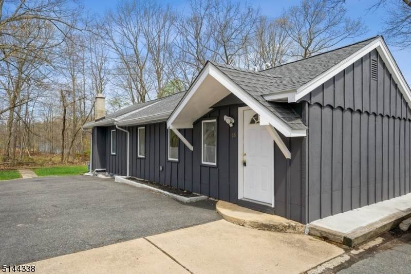 18 Valley Rd - Photo 1