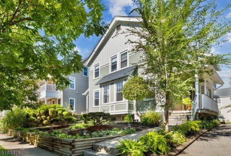 35 Portland Pl - Photo 1