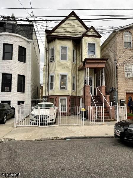 57 Atlantic St - Photo 1