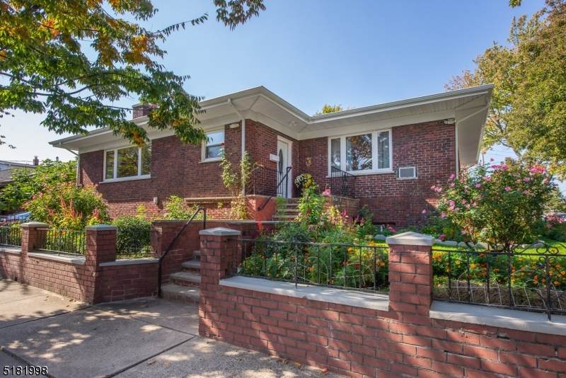 69 Salter Pl - Photo 1