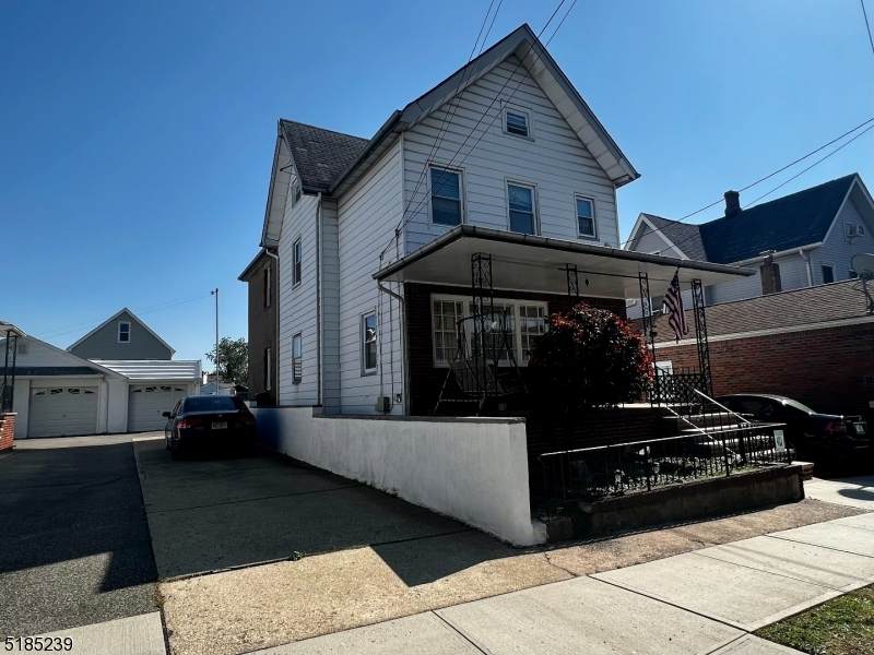 226 Lincoln Pl - Photo 1