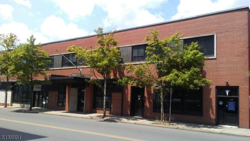 120 W 7Th St - Photo 1