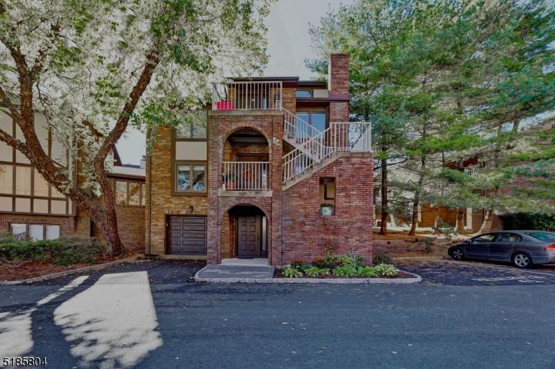 900 Valley Rd - Photo 1