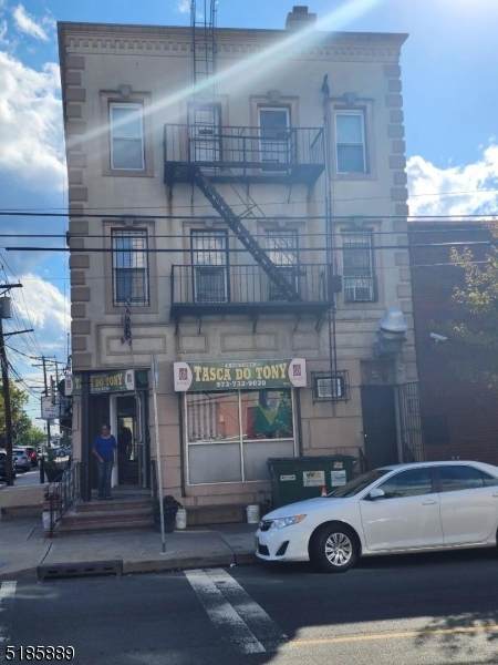 47 Malvern St - Photo 1