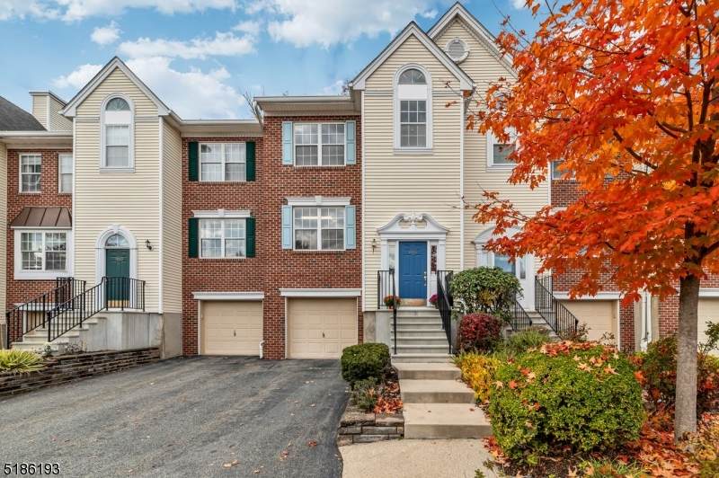 1054 Ash Dr - Photo 1