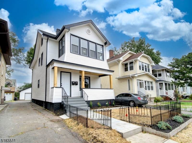 120 Summit St - Photo 1