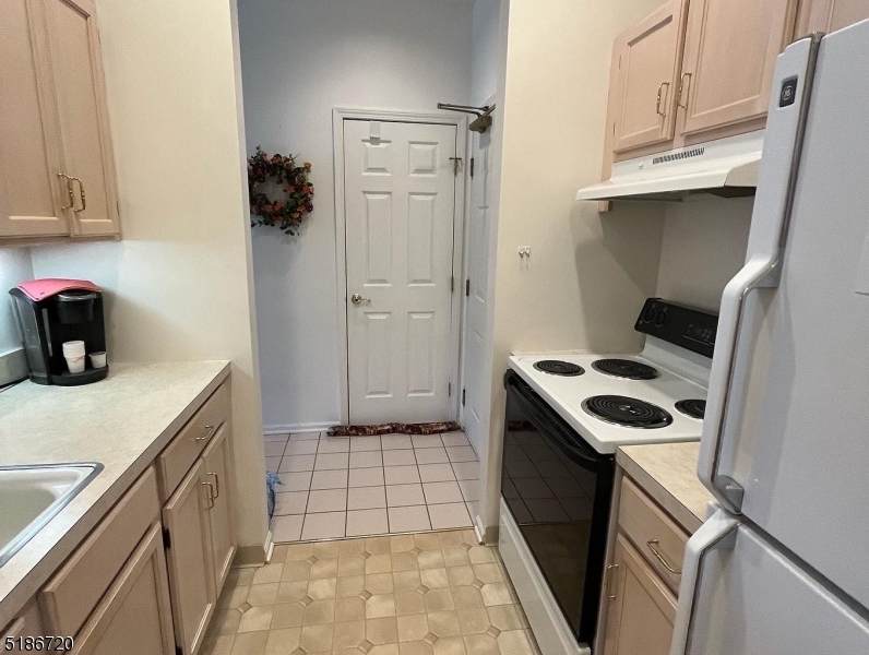 1408 Richmond Rd - Photo 1
