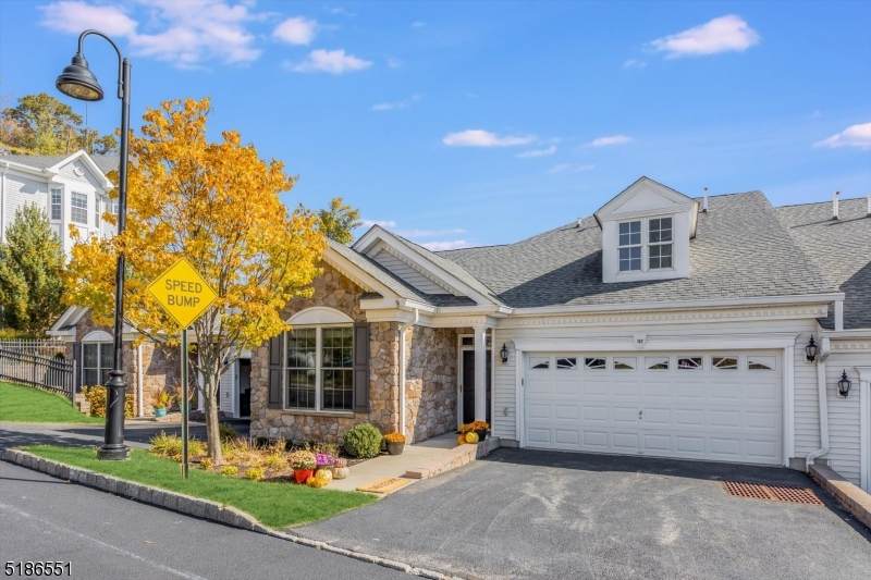 102 Quarry Dr - Photo 1