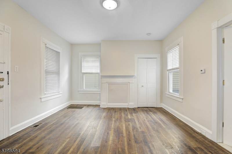 153 Orange St - Photo 1