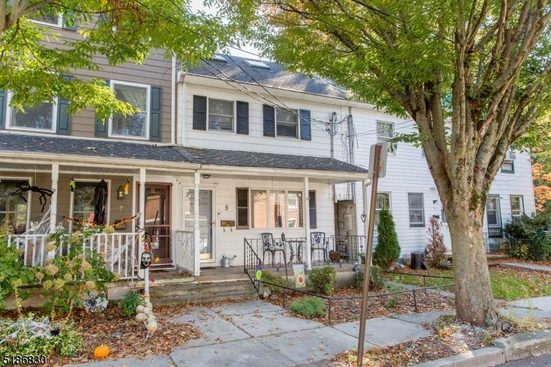 5 Arnett Ave - Photo 1