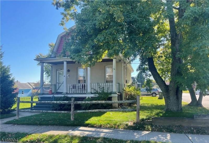255 Grove St - Photo 1