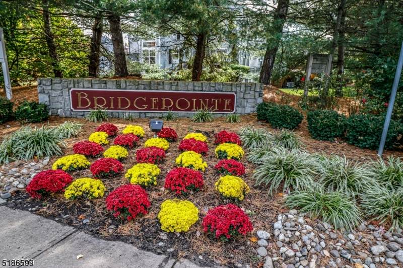 33 Harbor Bay Cir - Photo 1