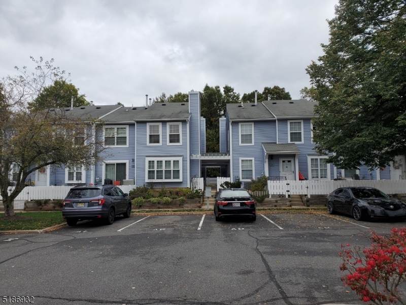 110 Almond Dr - Photo 1