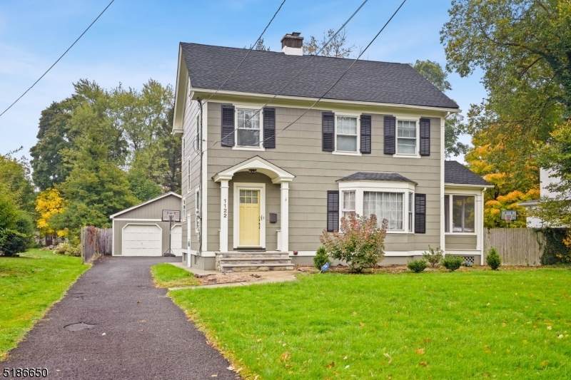 1120 Front - Photo 1