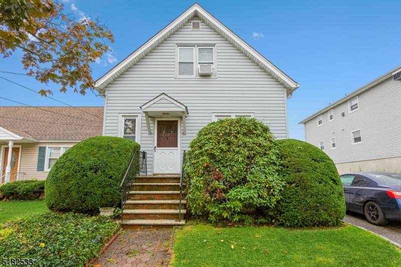 210 Jefferson Ave - Photo 1
