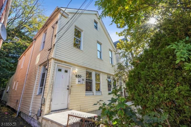 650 S 20Th St - Photo 1