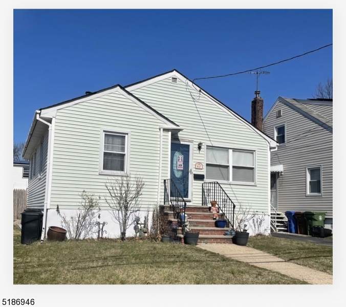 917 Bergen Ave - Photo 1