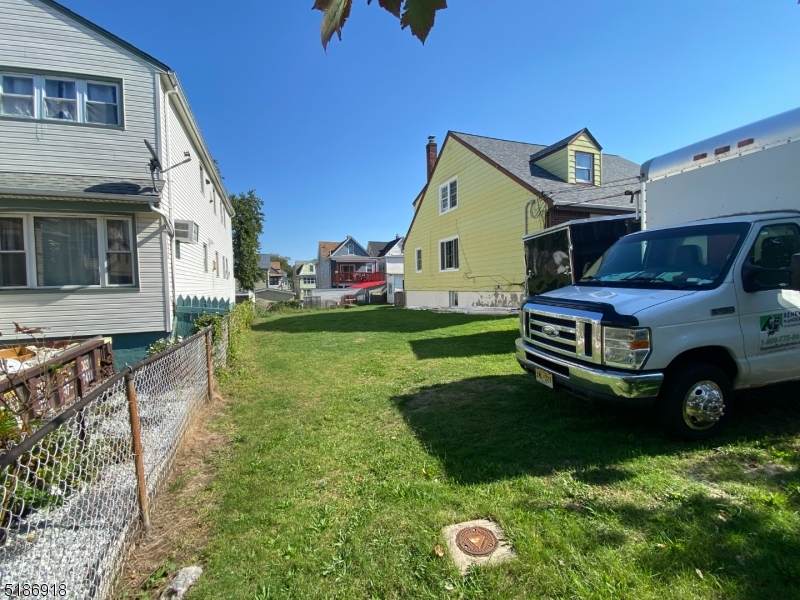 963 E 25Th St - Photo 1