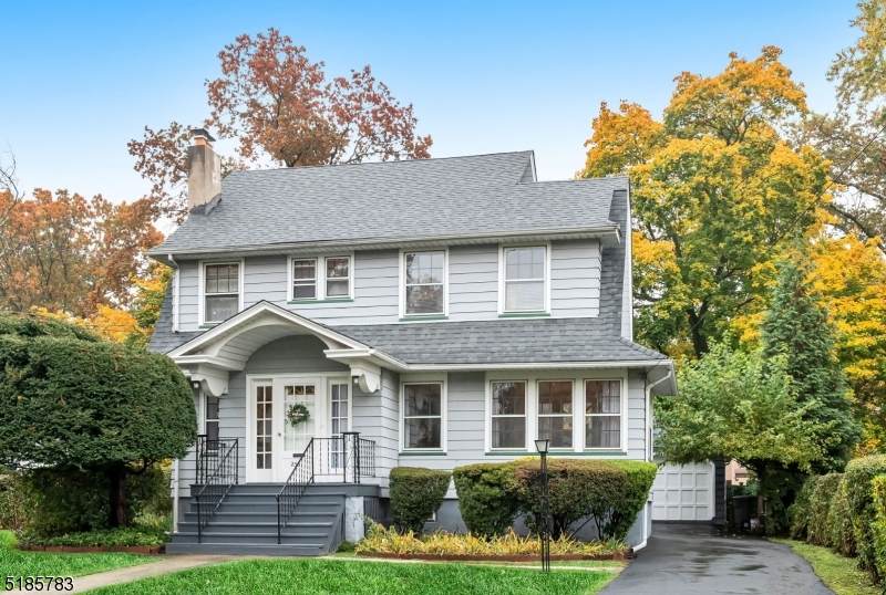 233 Doremus Ave - Photo 1
