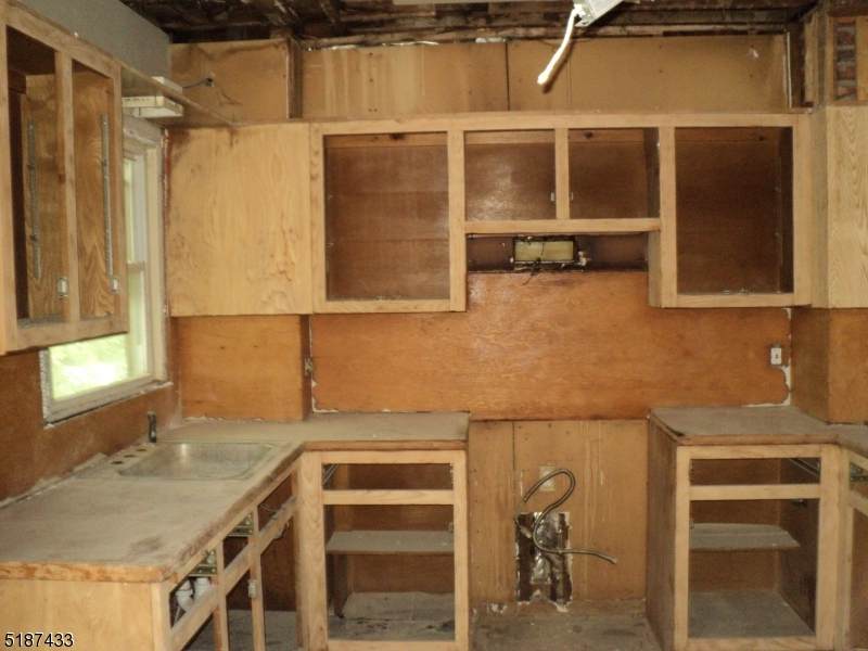 51 Leslie Pl - Photo 1