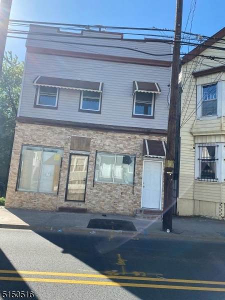 639 Grove St - Photo 1
