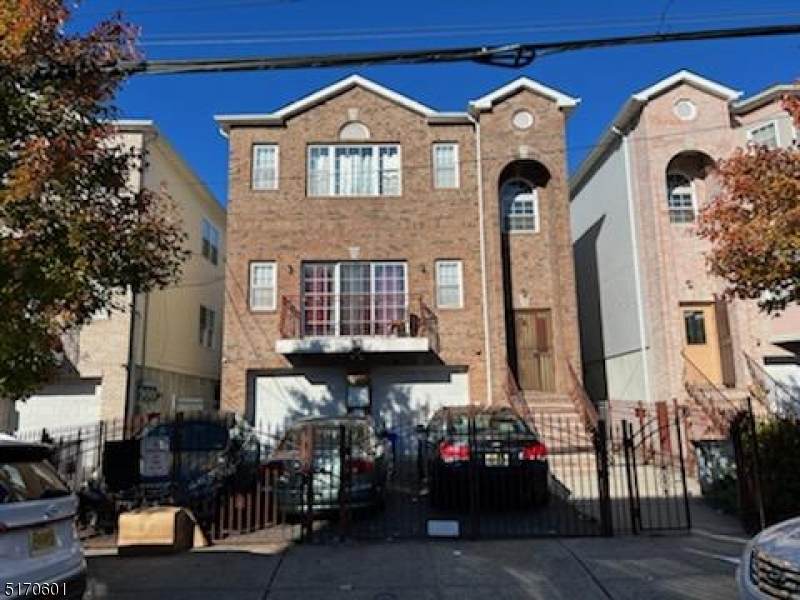 735 S 12Th St - Photo 1