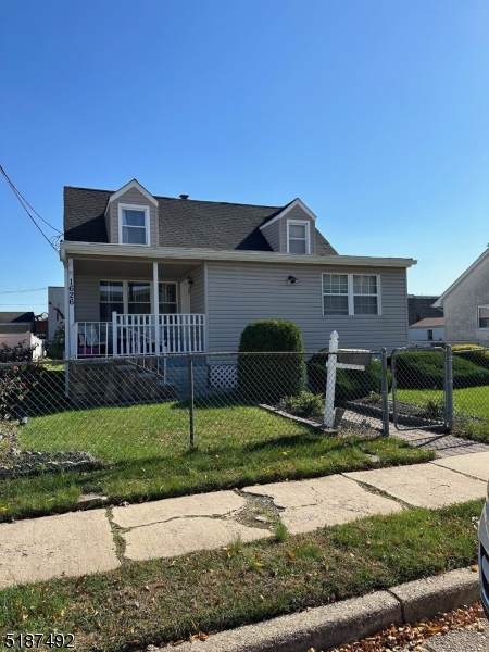 1626 Essex Ave - Photo 1