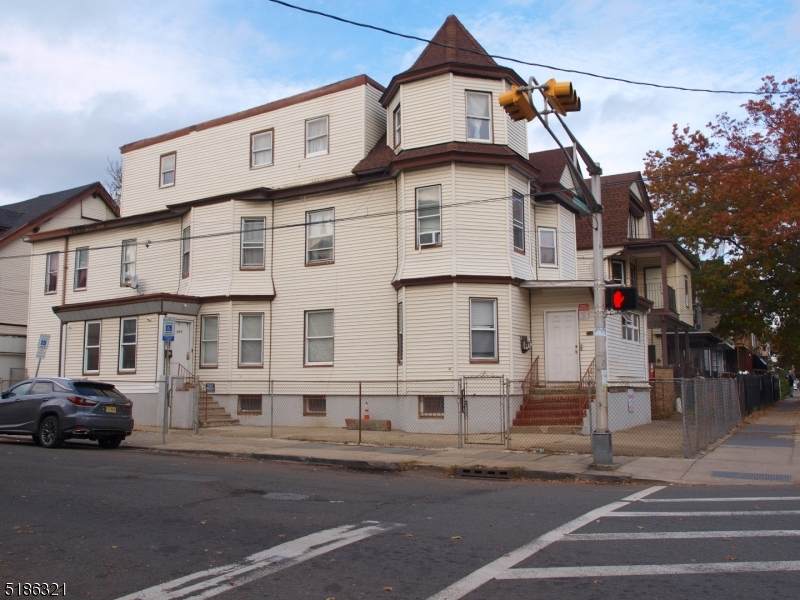 580 Broadway - Photo 1