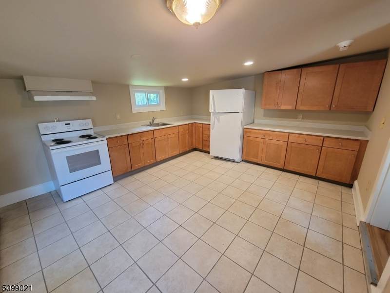 131 4Th St - Photo 1