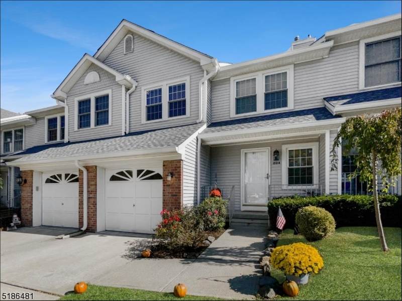224 Harvard Dr - Photo 1