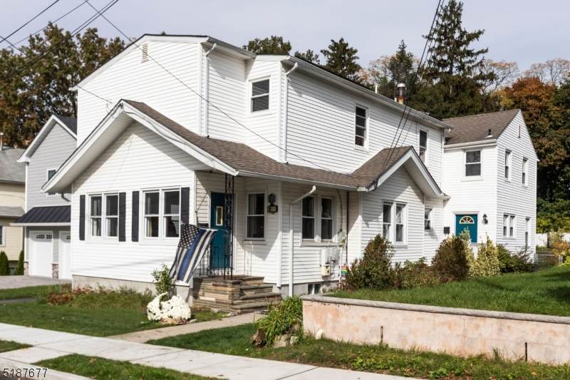 22 Crescent St - Photo 1