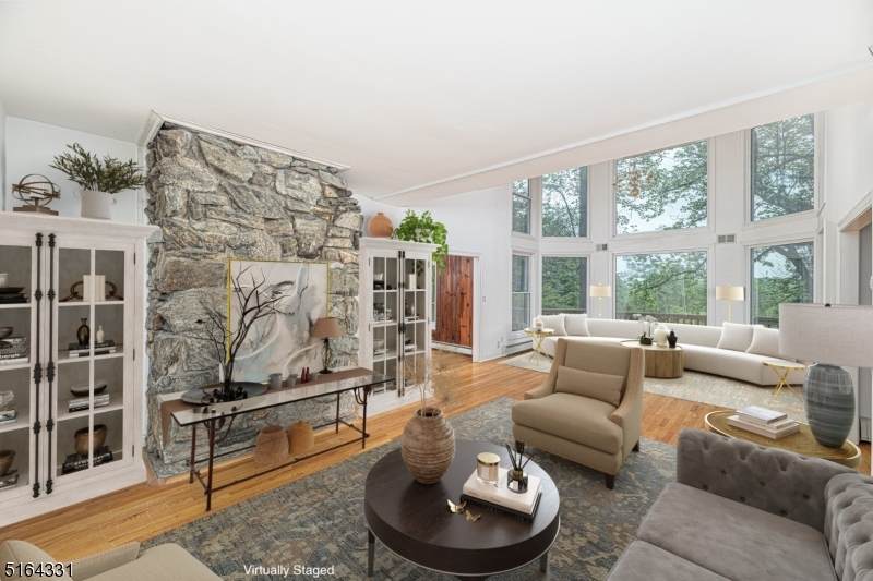 9 Stoney Hill - Photo 1