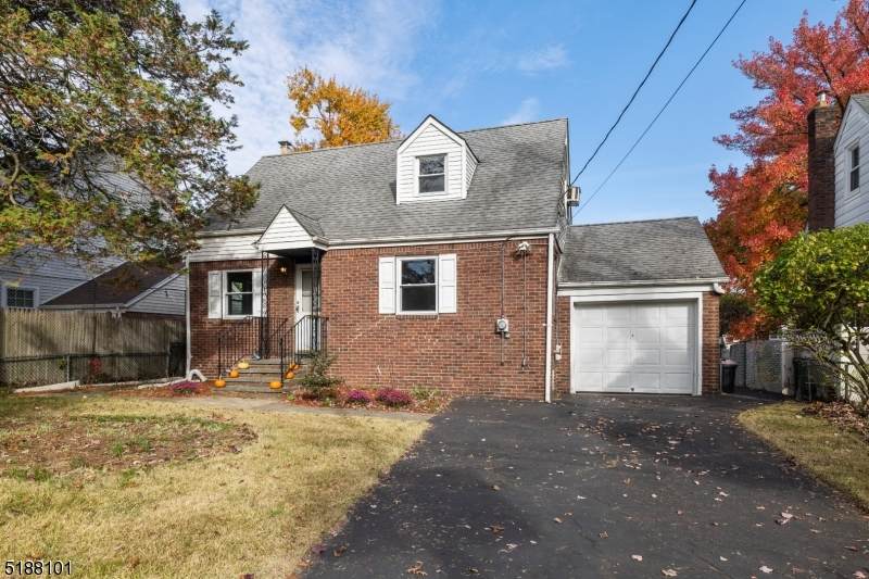 266 Grant Ave - Photo 1