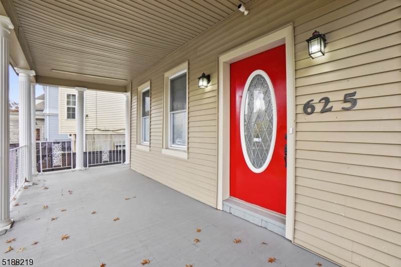 625 Park Ave - Photo 1