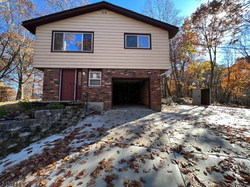 118 Evergreen Ave - Photo 1