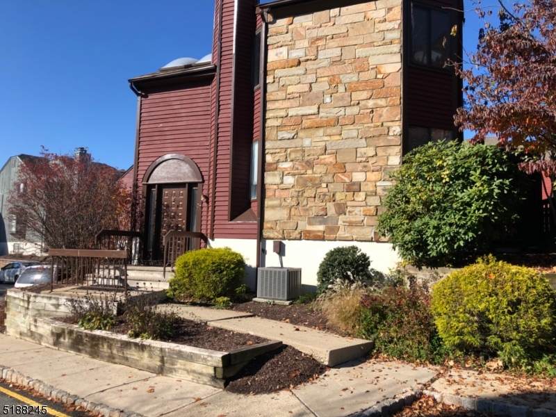 37 Kensington Ct - Photo 1