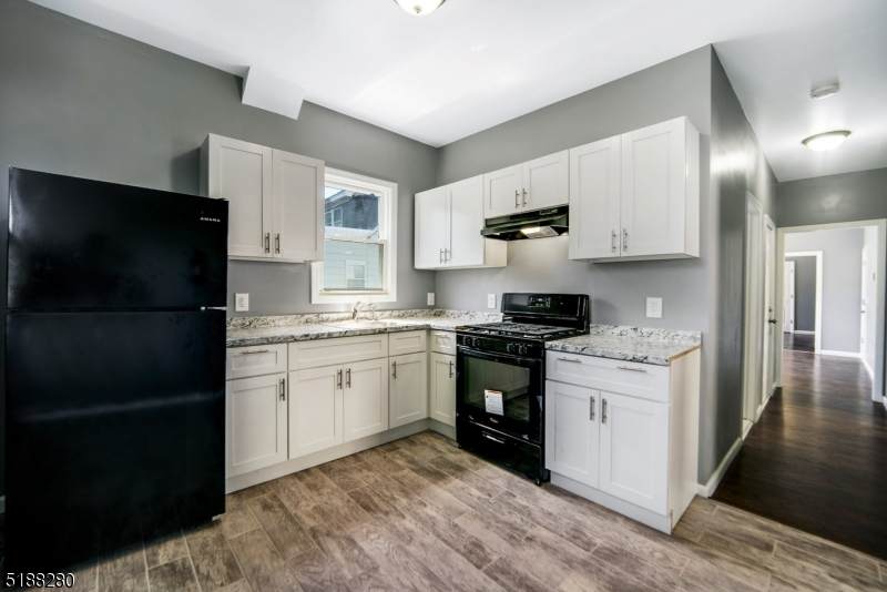106 Vermont Ave - Photo 1