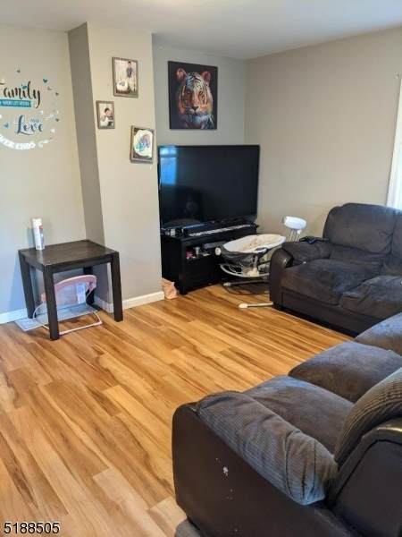 119 Burns St - Photo 1