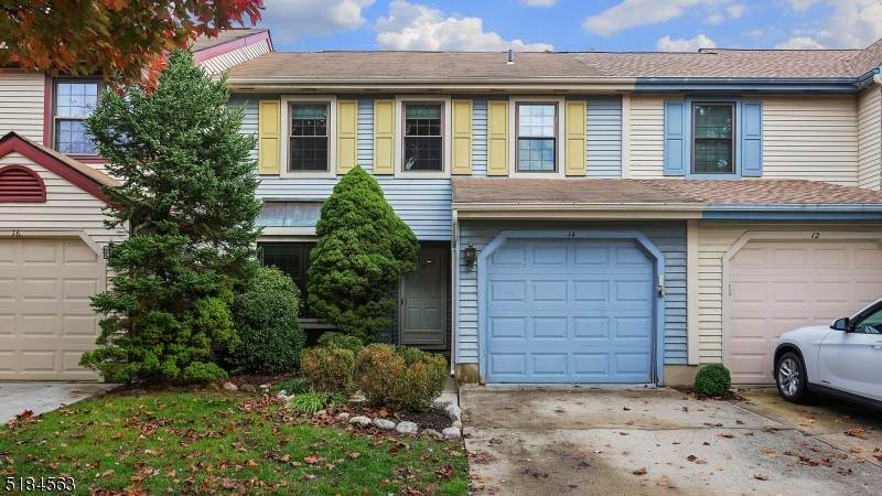 14 Fox Hill Ln - Photo 1