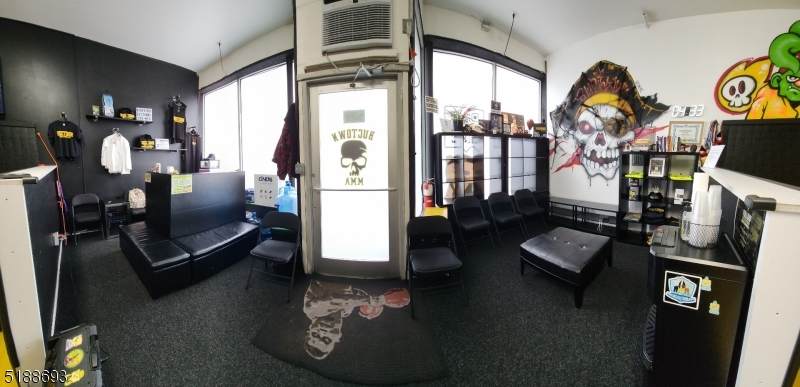 527 Washington Ave - Photo 1