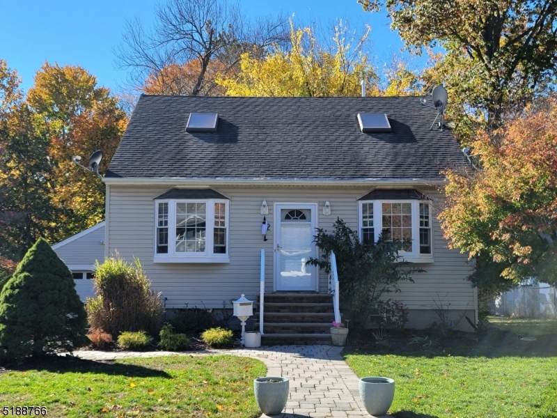 22 Deroon Ave - Photo 1