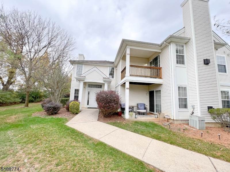 842 Honeybrook Cir - Photo 1