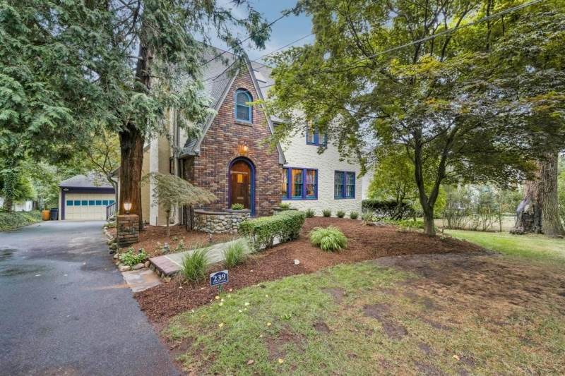 239 Beechwood Rd - Photo 1
