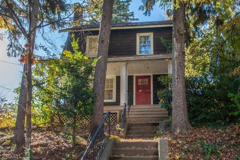 172 Bay Ave - Photo 1