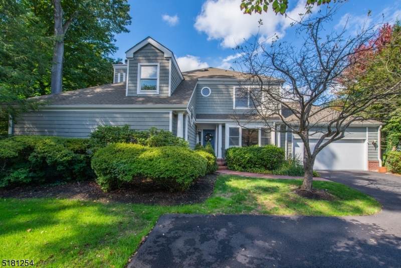 36 Woodcrest Dr - Photo 1