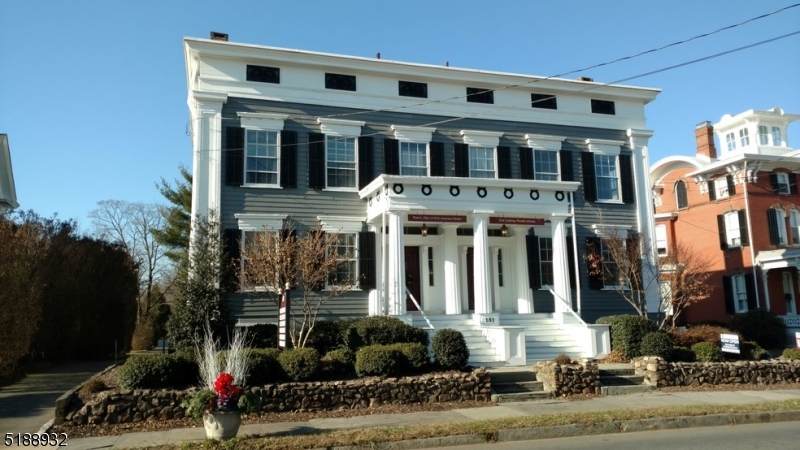 153 Main St - Photo 1