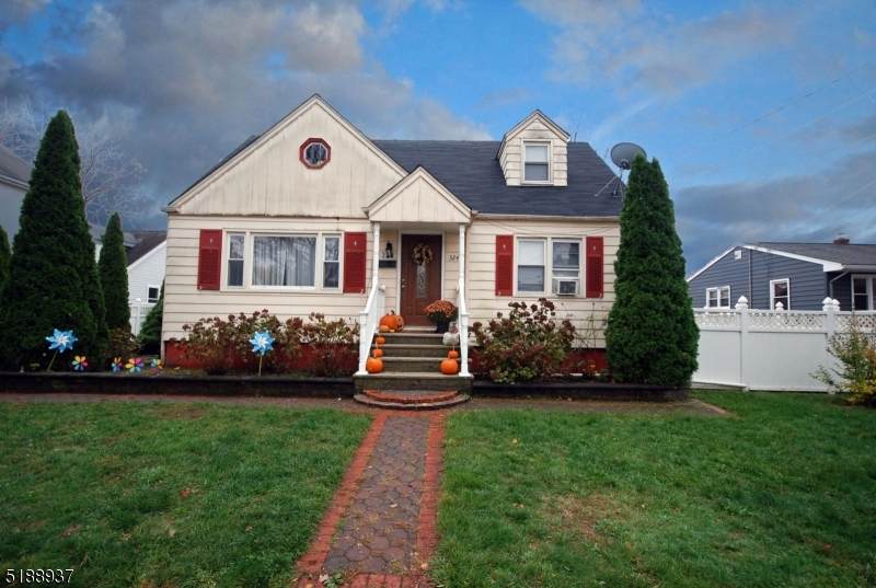 324 W High St - Photo 1