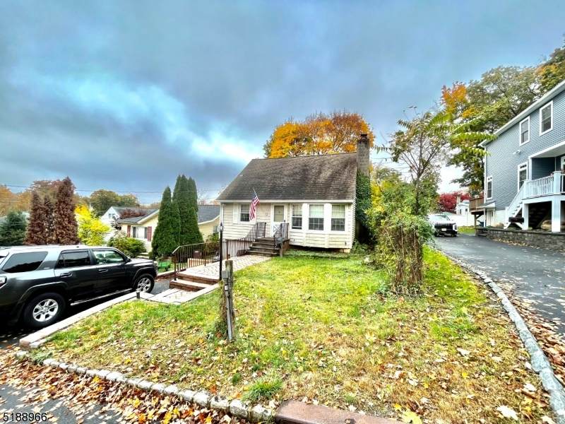 3 Roanoke Ave - Photo 1